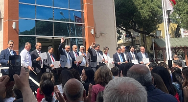 Bayındır'ın yeni başkanı Sakarsu mazbatasını aldı... Göreve başladı!