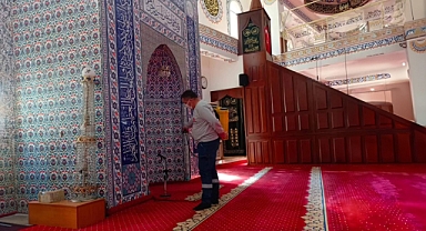 Bayraklı'da camiler bayrama hazır