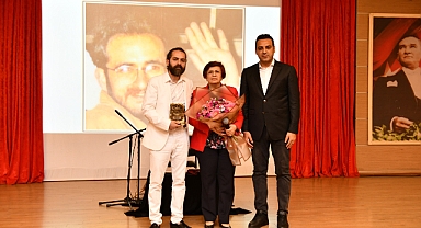 Çiğli Hasret Gültekin'i unutmadı