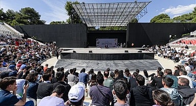  İzmirliler İZKİTAP Fest’e akın etti