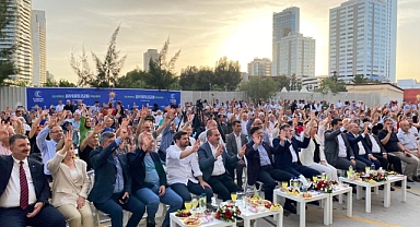 AK Parti İzmir bayramlaştı... Ne mesajlar verildi?