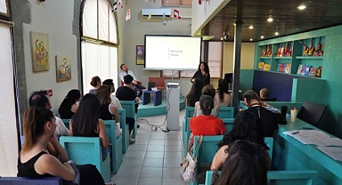 Müzik Kütüphanesi’nde notalar kitaplardan taşıyor