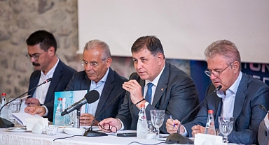 Tugay İEKKK toplantısında konuştu: Sağlıklı kentler planlıyoruz