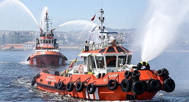 İzmir Körfezi’nde Kabotaj Bayramı coşkusu