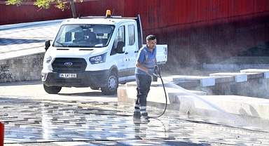 İzmir sokaklarında temizlik seferberliği