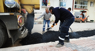Karşıyaka Belediyesi üretiyor... Sokaklar güzelleşiyor!