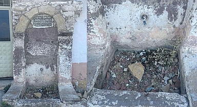 Kınık'ta tarihi çeşme kaderine terk edildi!
