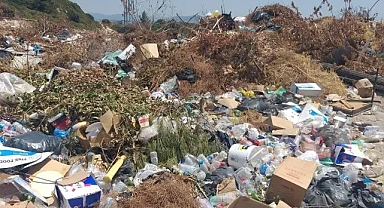 Sığacık'ta çöpten dağlar… Yetkililer nerede?