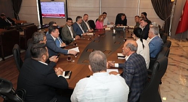 AK Parti İl Başkanlığı'nda önemli toplantı!