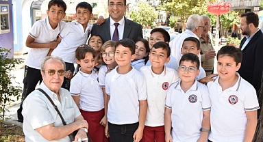 Başkan Yiğit'ten miniklere okul çantası!