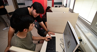 Bornova Belediyesi'nden çocuklara yapay zeka eğitimi