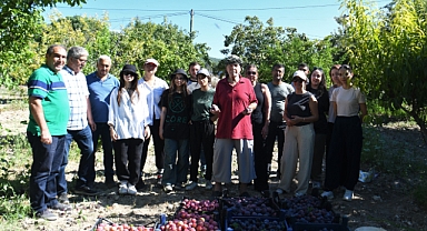 Bornova'dan hem üreticiye hem de vatandaşa destek!