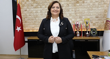 Burcu Köksal'a plastik sandalye