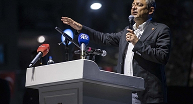 CHP Lideri Özel'den İzmir'de çarpıcı mesajlar... Konseri hedef alınan 'Suavi' açıklaması!