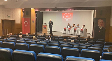 CHP'nin tüzük kurultayı için toplantı... Boş salon dikkat çekti!