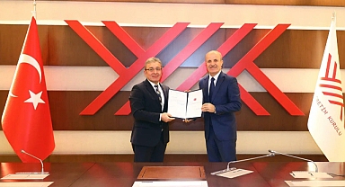 DEÜ Rektörü Yılmaz mazbatasını aldı!