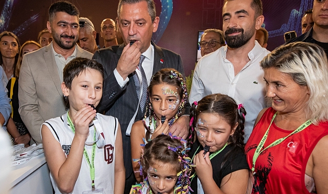 Özel'den İzmir'de deprem düdükleri ile Ankara'ya uyarı!