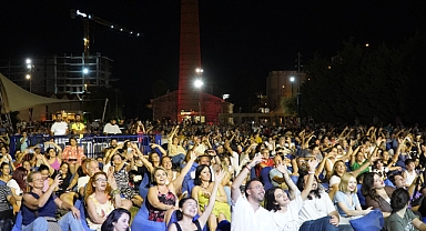 Retrobüs, Çim Konserleri'nde eğlenceyi doruğa çıkardı