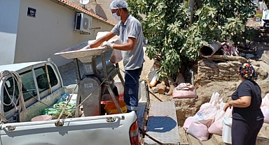 Selçuk'ta salça yapımına makine desteği!