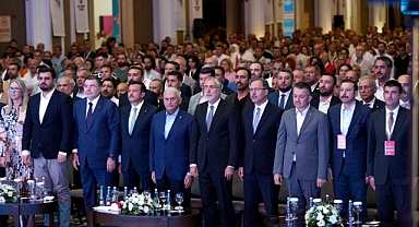 AK Parti İzmir'de 'danışma' mesaisi: Saygılı, Bursalı ve Kasapoğlu'ndan çarpıcı mesajlar!