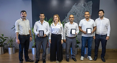 Başkan Mutlu'dan örnek temizlik çalışanlarına teşekkür