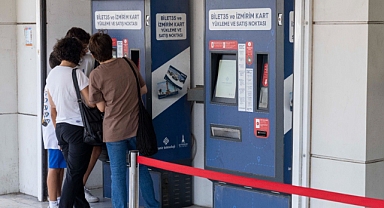 Büyükşehir'den öğrencilere 'Dijital İzmirim Kart' kolaylığı