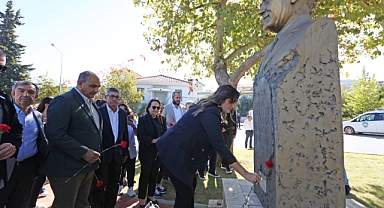 Ahmet Taner Kışlalı Güzelbahçe'de anıldı
