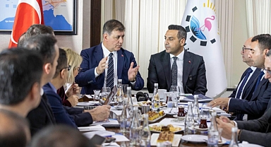 Başkan Tugay'dan ilçe belediyelerine destek mesajı