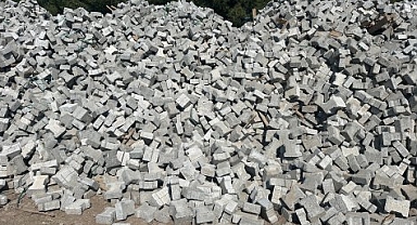 Bergama'nın kilit taş mezarlığı!