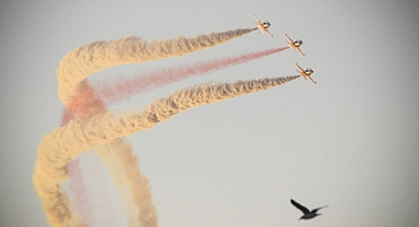 Türk Yıldızları 29 Ekim provasında göz doldurdu