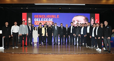 AK Parti Karşıyaka'da Gençlik Kolları kongresi tamam... Kim/ ne mesaj verdi?