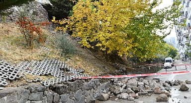 Çiğli'de heyelan bölgesine hızlı müdahale