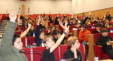 İzmir'de çocukların da meclisi var... Başkan Tugay'a teşekkür!