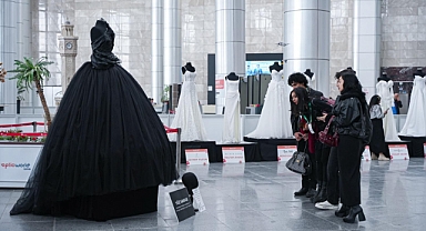Kadına yönelik şiddete siyah gelinlikle dikkat çektiler: İnsanlığın yüz karası!