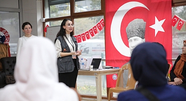Konak'ta şiddete karşı çalışma... Kadınlara hakları anlatıldı!