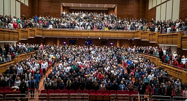 'Sensin Atatürk' e büyük ilgi!
