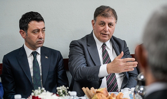 Başkan Tugay'dan Bayraklı'da proje açıklaması: Güzel hizmetler ortaya koyacağız