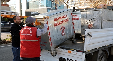 Bayraklı'da çöp konteynerleri yenileniyor