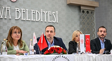 Bornova Belediyesi'nden kadın haklarına duyarlı panel