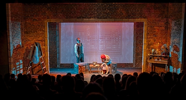 Bornova'nın tiyatrosuna Ankara'da alkış!