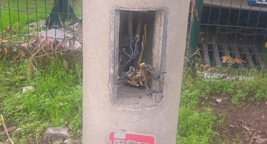 İzmir diken üstünde… Elektrik direkleri tehlike saçıyor!