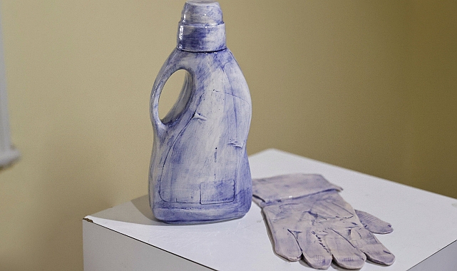 Konak'ta dikkat çeken sergi: 'Bana masal anlatma'