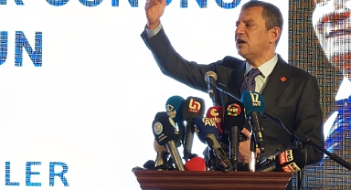 CHP Lideri Özel İzmir'de gazetecilerle buluştu: Basını ele geçirme niyetimiz yok!