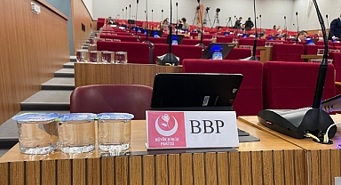 İzBB Meclisinde parti sayısı 4'e çıktı!