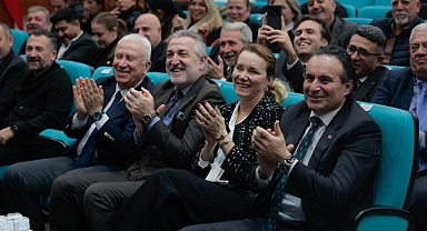 Konak'ta vefa gecesi... Spora emek verenler ödüllendirildi