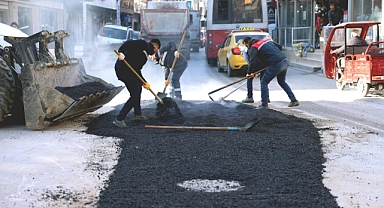 Bayraklı'da asfalt çalışmaları sürüyor