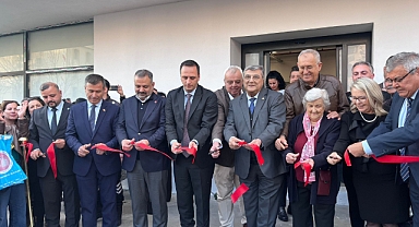 Bornova'da vefa günü... CHP'li Sındır'ın adı yeni hizmet binasında yaşayacak!