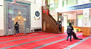 Çiğli'de ibadethanelere Ramazan temizliği