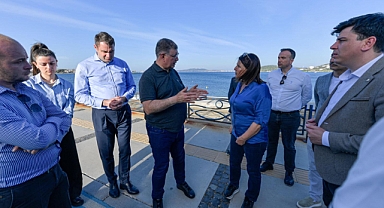 Başkan Tugay'dan Foça çıkarması! Çalışmaları yerinde inceledi