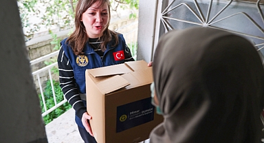 Buca'da ihtiyaç sahiplerine Ramazan kolisi